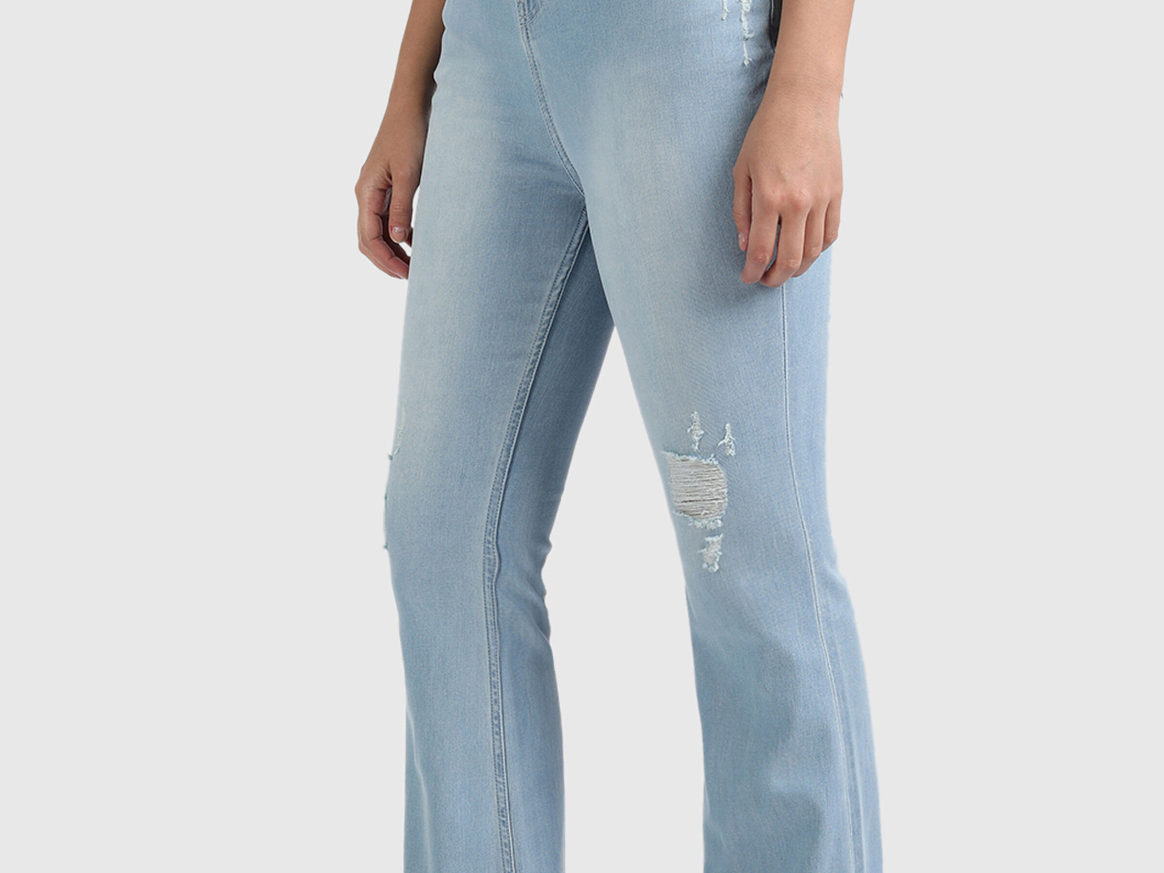 Cotton Jeans with Cropped Boot Cut and Damage image number 2